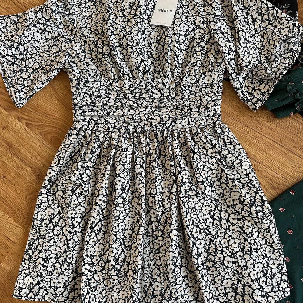 NWT Forever 21 Dresses Size S - Picture 2 of 16